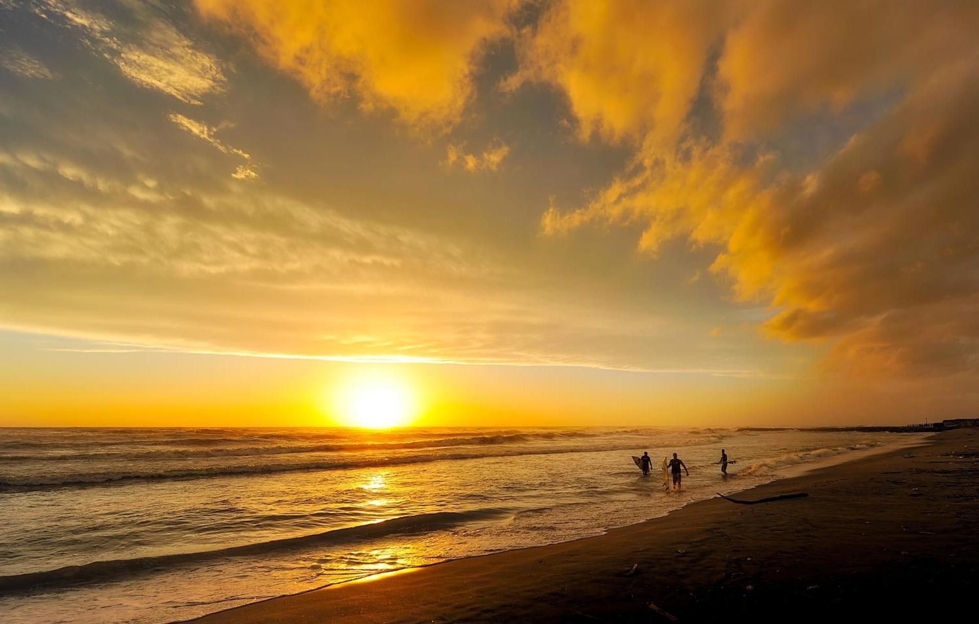 Central Atlantic Beach Guesthouse Costa de Caparica Zewnętrze zdjęcie